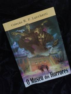 Resultado de imagem para capa do livro o museu dos horrores